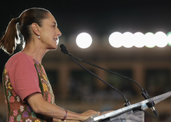 Gobierno advierte sanciones a farmacéuticas por incumplimiento en abasto de medicamentos